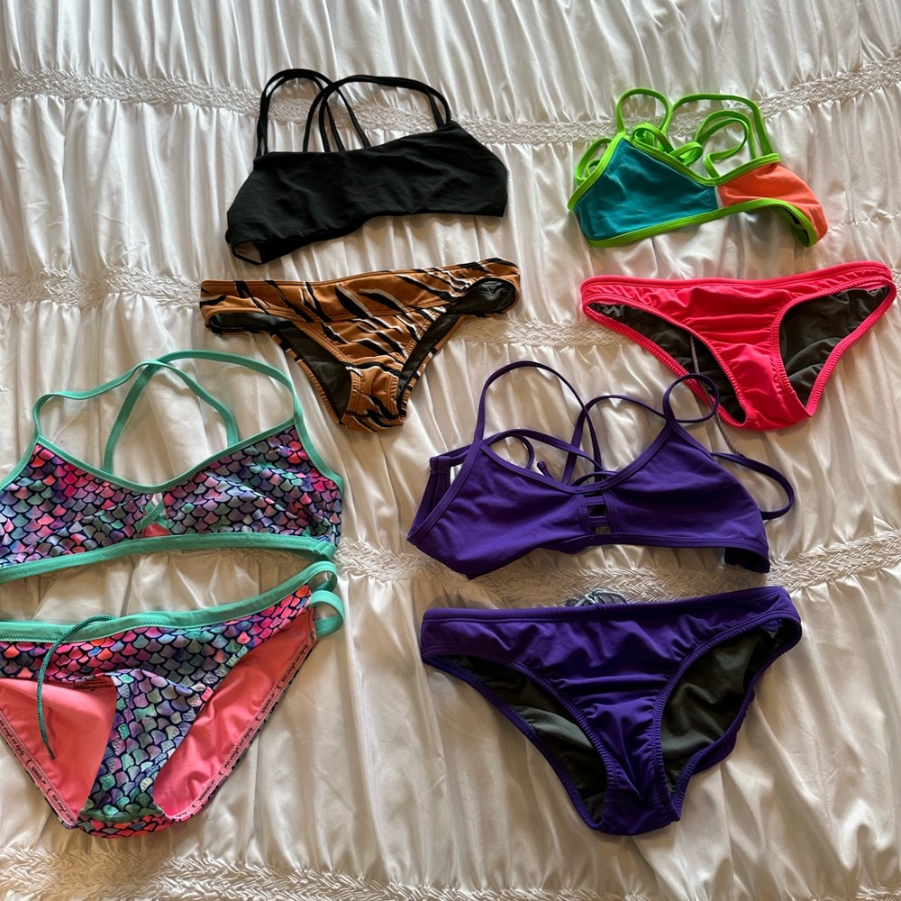 SET OF 4 ‘swim’ bikinis